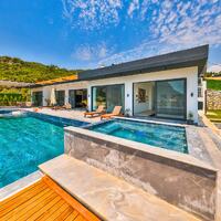 Villa Free — 108