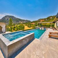 Villa Free — 109
