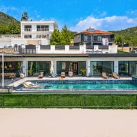Villa Free — 145