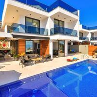 Villa Sweet — 1