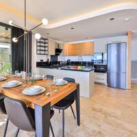 Villa Sweet — 9