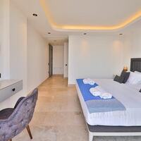 Villa Dreams — 13