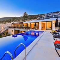 Villa Dreams — 17