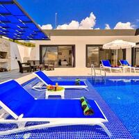 Villa Garden — 5