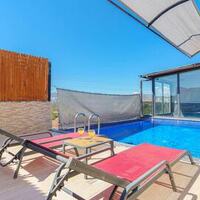 Villa Yaz 4 — 8