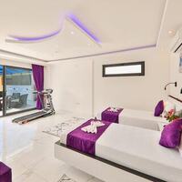 Villa Garden — 18
