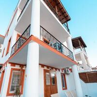 Villa Caledonia — 9