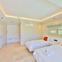 Villa Safter — 47