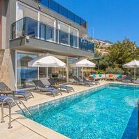 Villa Waratah — 2