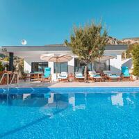 Villa Aklar 1 — 3