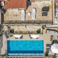 Villa Waratah — 68