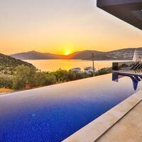 Villa Loca — 3