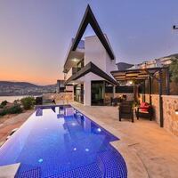 Villa Loca — 7