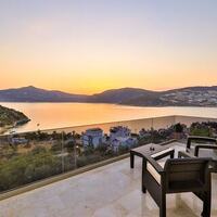 Villa Loca — 14