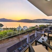 Villa Loca — 18