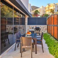 Villa Loca — 19