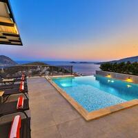 Villa Skylight — 1