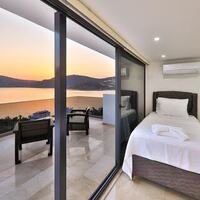 Villa Loca — 29