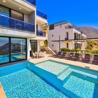 Villa Skylight — 8