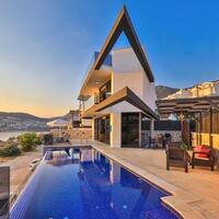 Villa Loca — 60