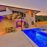 Villa Sandak 1 — 2