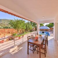 Villa Dr — 16
