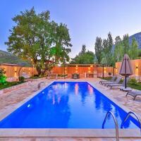 Villa Dr — 19