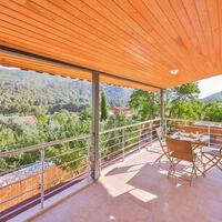 Villa Dr — 44
