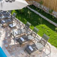 Villa Dr — 61