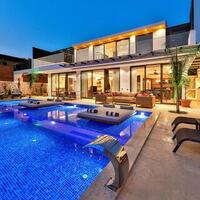 Villa Glorious — 1