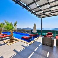 Villa Royal Romeo — 1