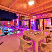 Villa Happiness — 28