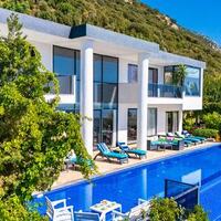 Villa Hyperion — 8