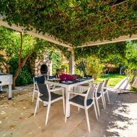 Villa Hyperion — 25