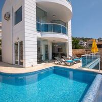 Villa Etna — 1