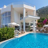 Villa Toros — 1