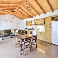 Villa Tawny — 18