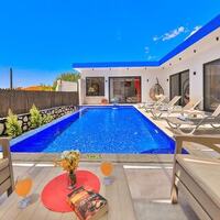 Villa Cancan — 12
