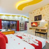 Villa Mira Queen — 40