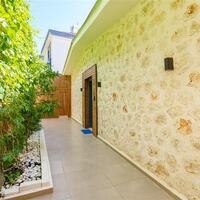 Villa Mira Queen — 58