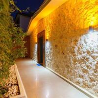 Villa Mira Queen — 60