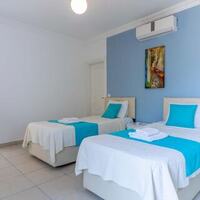 Villa Heves — 35