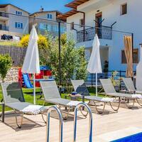 Villa Daphne — 12