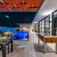 Villa Neon — 5