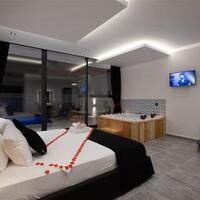 Villa Neon — 25