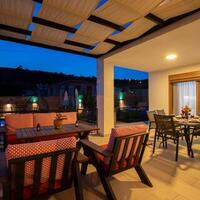 Villa Daphne — 41