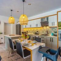 Villa Neon — 36