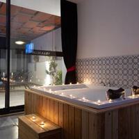 Villa Neon — 44