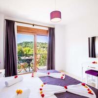 Villa Daphne — 60