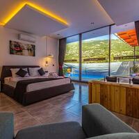 Villa Neon — 62